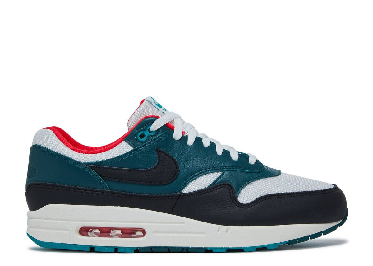 Nike Air Max 1 LeBron James Liverpool F.C.