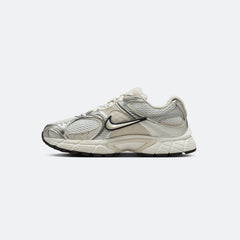 W Nike V5 RNR "Summit White"